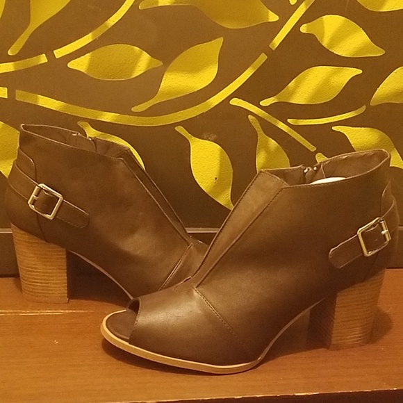 Lane Bryant Shoes - Picture 2 of 3